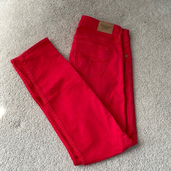 Abercrombie Red jeans - Picture 1 of 3